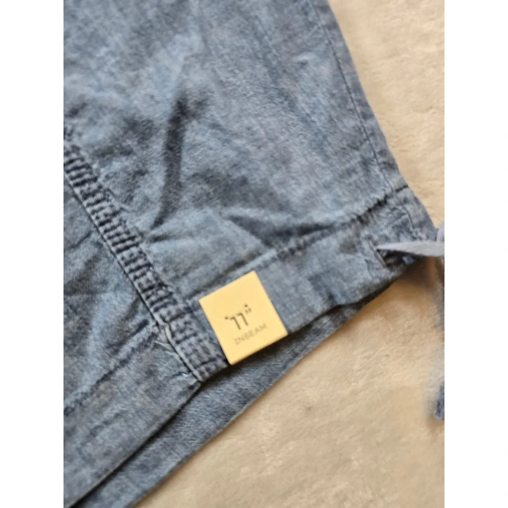 St. John's Bay Bermuda Shorts Womens 14 Blue Cotton Mid Rise Cargo Chambray NEW - Picture 5 of 7